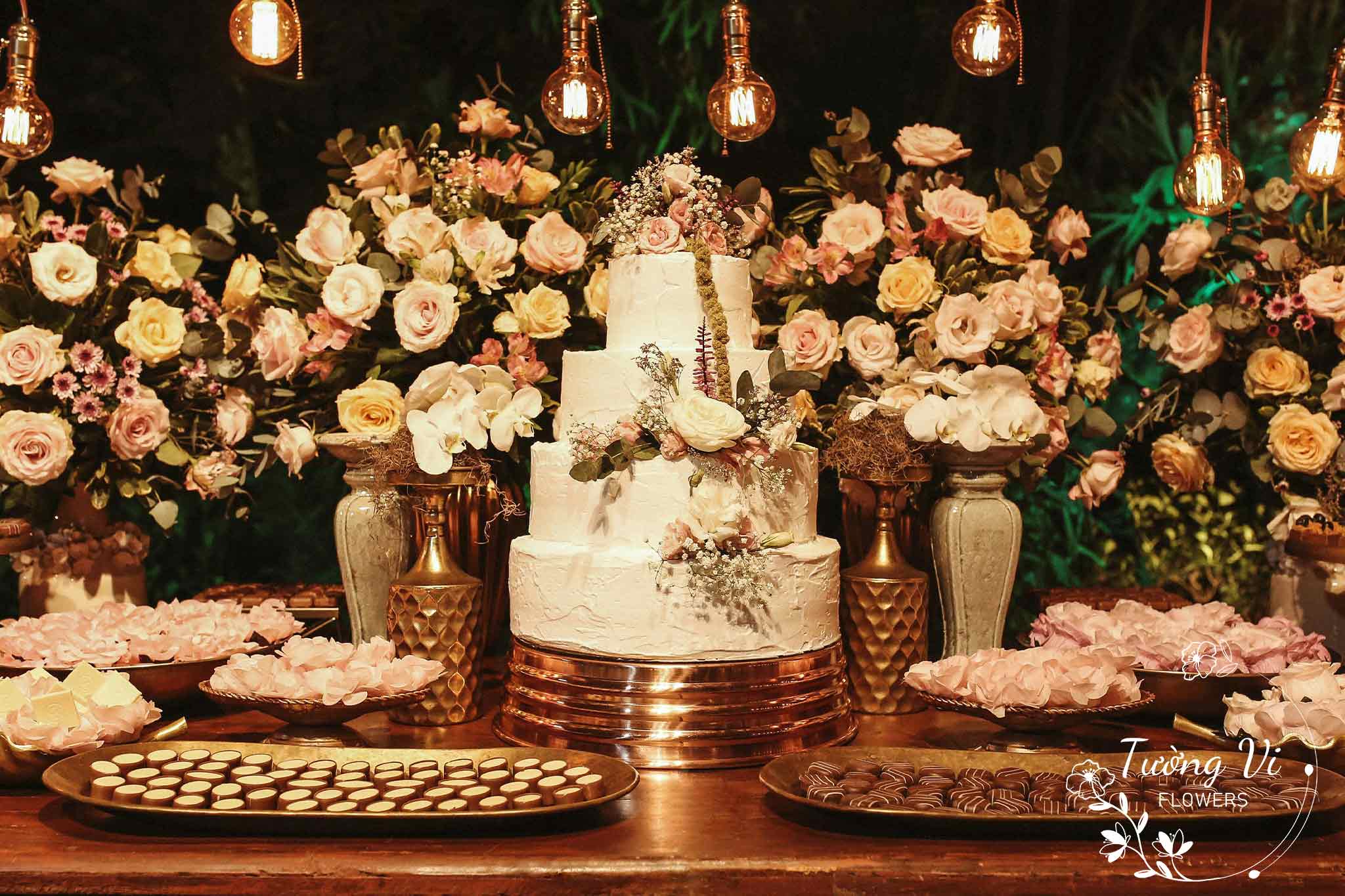 Hoa trang trí sự kiện sang trọng