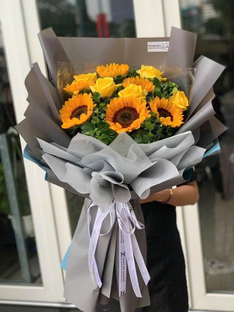 Bó Hoa Hướng Dương Tỏa Sáng Thành Công Giấy Gói Bạc