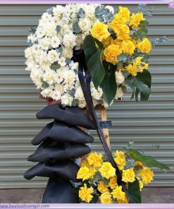 Vòng Lẵng Hoa Chia Buồn Vàng Trắng